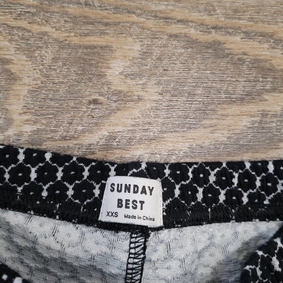 SUNDAY BEST | Aritzia Kissy Bike Shorts | Sz. XXS - Picture 8 of 10